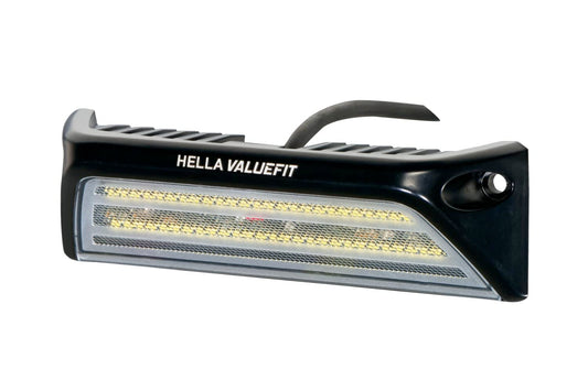 Hella 357098001 ValueFit SM2000 Luz de Escena Exterior de 12 V/24 V, Carcasa de Aluminio Negro con Recubrimiento en Polvo, Resistente al Agua y al Polvo IP6K7 para caravanas, campistas, autocaravanas