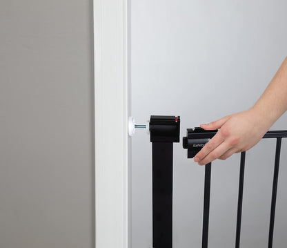Safety 1st Puerta de Paseo Easy Install GA105CBLK | Negro, metal, 28 in alto, ajustable 29-38 in, 6-24 meses