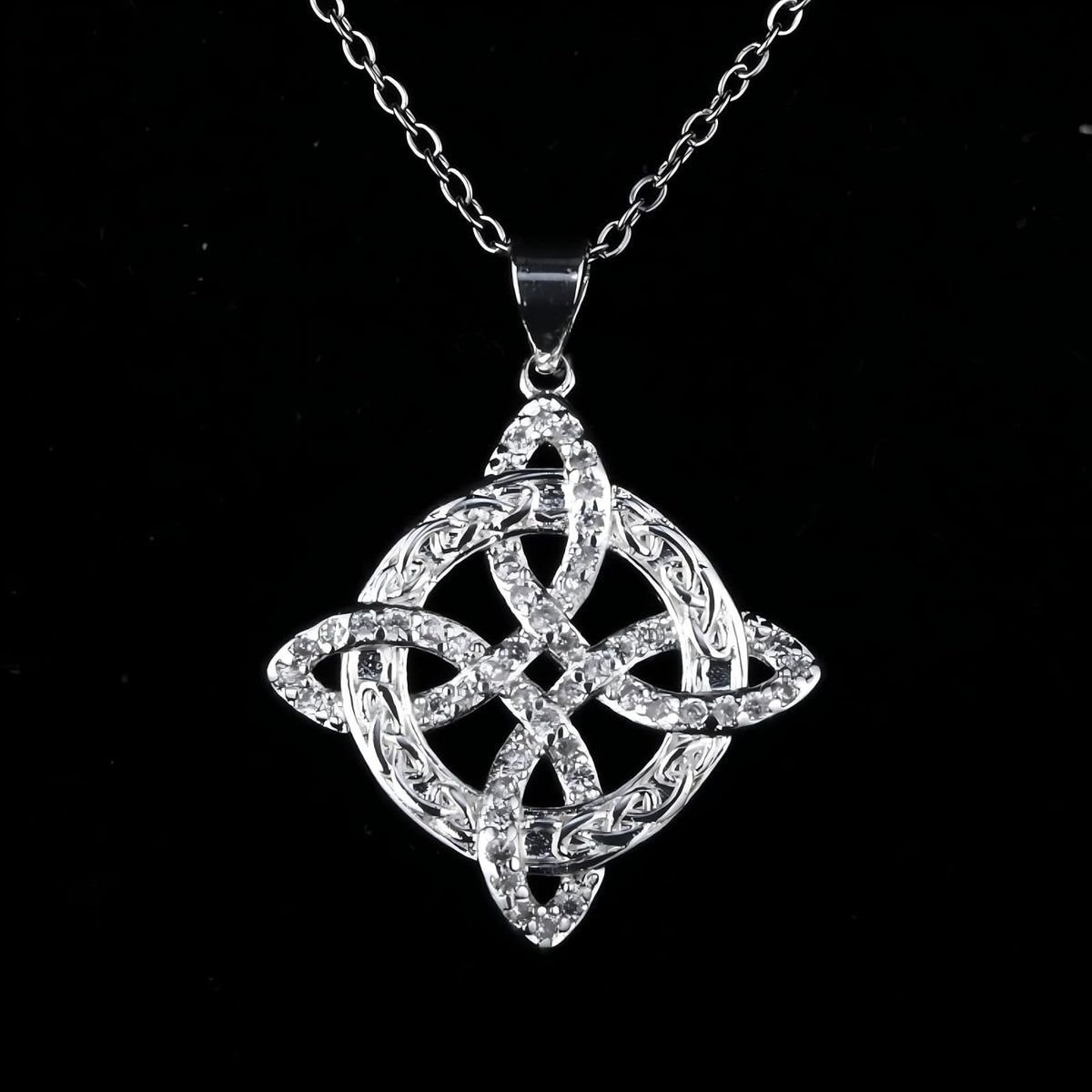 XYPHIELLE Collar Celta para Mujer con Circonitas, Joyería Fina, Regalo para Novia Esposa Madre en San Valentín Aniversario Día de la Madre