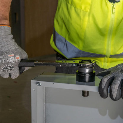 Klein Tools 53728SEN Sacabocados de 1/2". | Realiza orificios precisos con menor esfuerzo; corta acero, aluminio, fibra de vidrio y plástico para agilizar instalaciones.