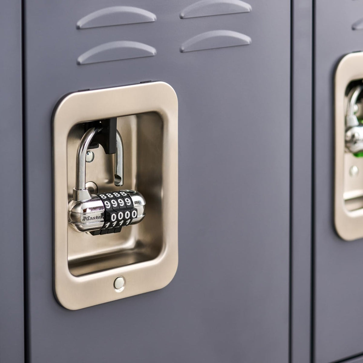 Master Lock 1523D Set Your Own Combination Padlock, 1 Pack, Color may vary | Cerradura fuerte y duradera; cerradura de aluminio y acero, cerradura de gimnasio, cerradura de combinación de seguridad