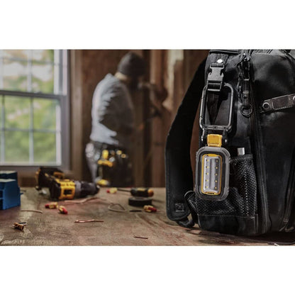 DEWALT Linterna LED USB-C recargable magnética 1000 lúmenes DCL182