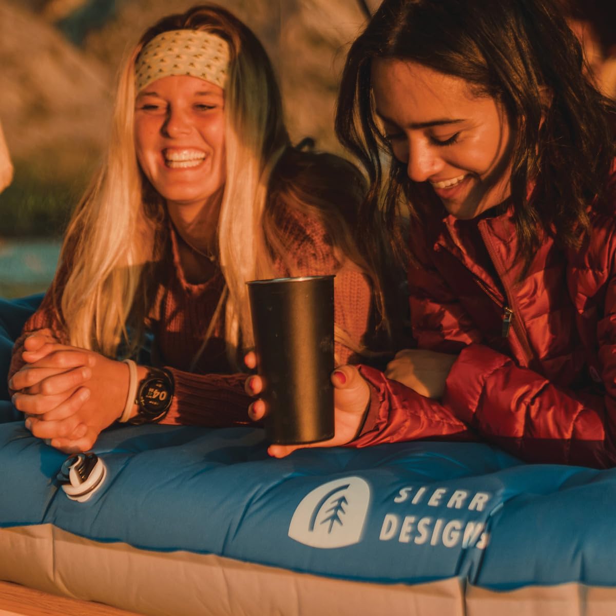 Sierra Designs Queen Campaign Colchón de Aire | Cama de Aire para Automóvil, Camping y Viajes, construcción Completa de TPU Significa Que no Hay Materiales dañinos o tóxicos, Incluye Bomba de inflado