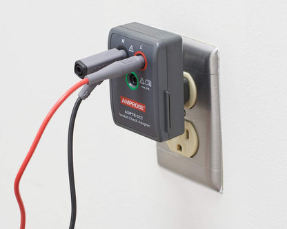 Amprobe Adaptador Enchufe ADPTR-SCT Conexión Segura Medición Impedancia y Puesta a Tierra Compacto y Resistente