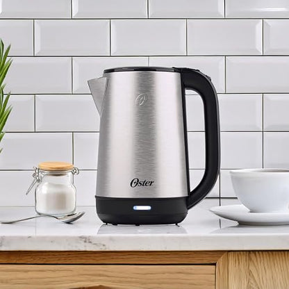 Oster Hervidor Eléctrico de Acero Inoxidable 1200 W con Capacidad de 2 L | Apagado automático, base antideslizante, luz LED, diseño ergonómico y asa que no se calienta,