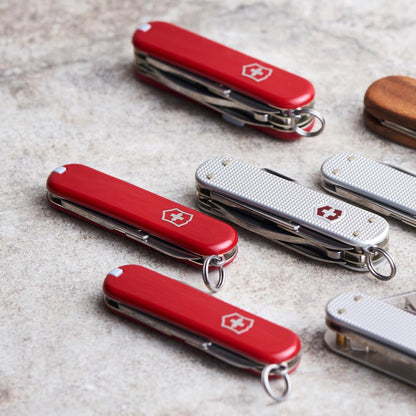Victorinox Deluxe Tinker para 17 Usos, Rojo