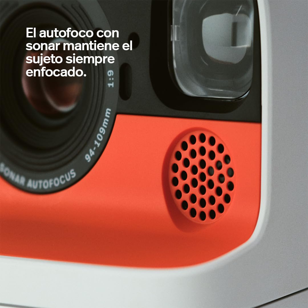 Polaroid - Cámara instantánea con Tapa + Paquete de película a Color (16 Fotos Incluidas) - Blanco (6652) - Sistema hiperfocal de 4 Lentes, Enfoque automático de Sonar y análisis de sentencias con