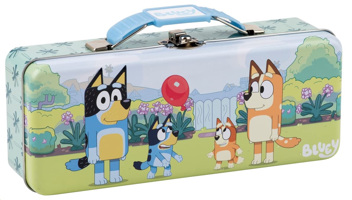The Tin Box Company - Caja de lápices Bluey con cierre de mango y bisagra, modelo: 479407-12, caja de lápices con asa, 8-3/8 x 3-3/8 x 2-1/4 pulgadas de profundidad con bisagra y cierre