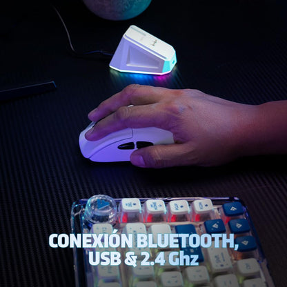 GAME FACTOR MOW800-WH Mouse Gamer Inalambrico RGB Óptico Pixart 3395 26,000 dpi Base Magnetica RGB Ultra Baja Latencia Ultra Ligero 56 Gramos Bluetooth Doungle 2.4 GHz Color Blanco