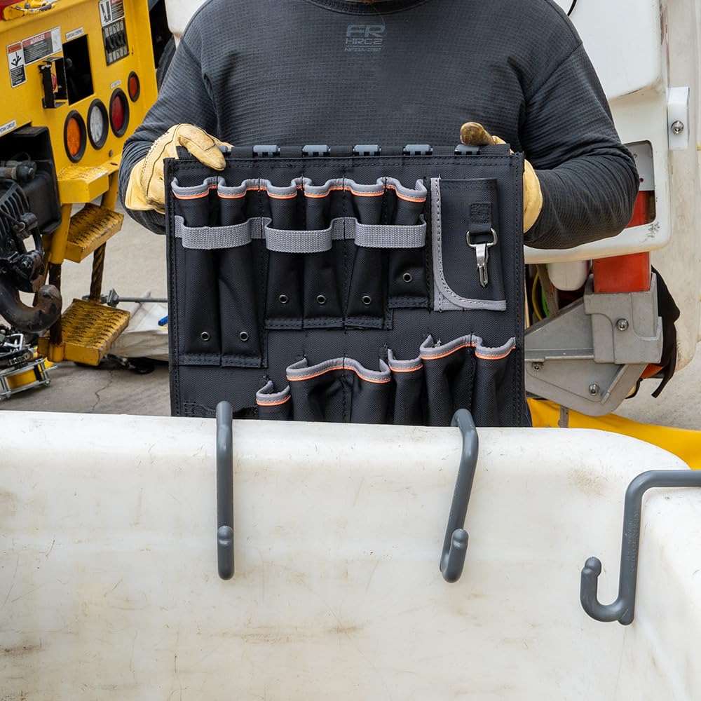 Klein Tools BC311 Lineman S-Hook, fabricado en Estados Unidos, para cubos de utilidad con borde de cubeta de 2 pulgadas, se conecta a todos los módulos de gancho en S del centro de trabajo de cubeta