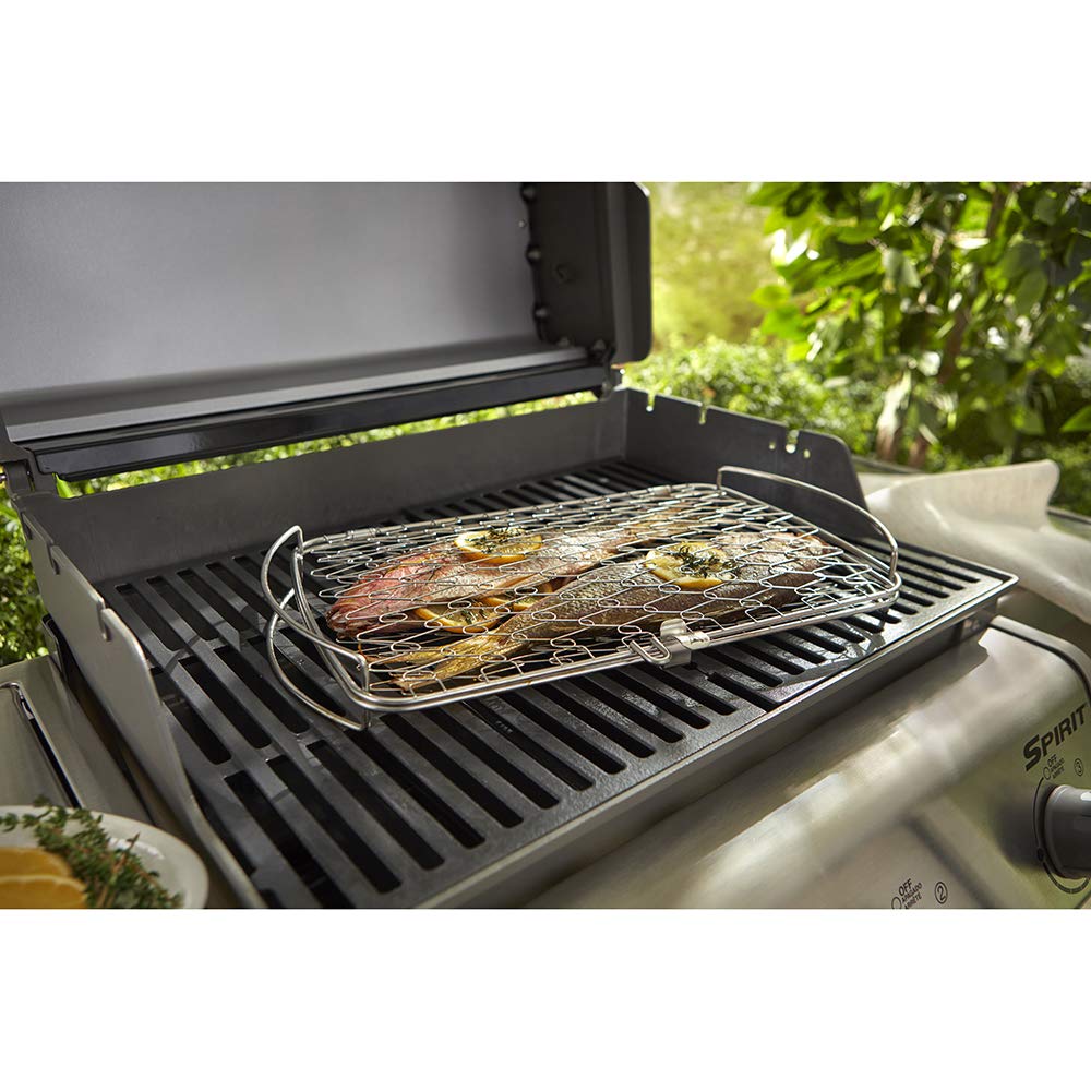 Canasta con Rejilla para Asar de Weber. La Mejor Forma de Cocinar Pescados, Camarones y Más, de Manera Fácil y Rápida en tu Asador de Carbón