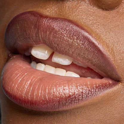 NYX Professional Makeup Lip Lingerie Lip Stain, Delineador para labios de larga duración, a prueba de agua, aplicador en formato boligrafo, Fórmula vegana 1 ml - Tono Cuff Me