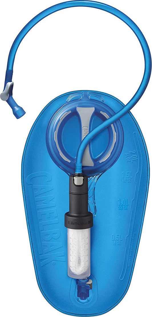 CamelBak Crux - Vejiga de depósito de agua de 2 litros con kit de filtración de agua, filtrada por LifeStraw - Para senderismo, mochileros, viajes y preparación para emergencias