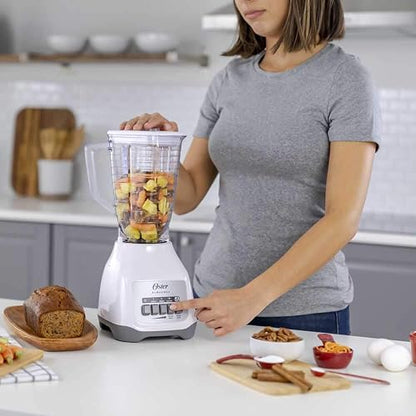 Oster® Licuadora De Dos Velocidades Con Pulso Y Vaso De Plástico