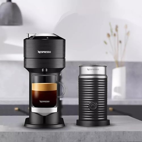 Nespresso Cafetera Vertuo Next Negro con Espumador + 12 Cápsulas | Incluye 12 Cápsulas de regalo y Espumador de leche
