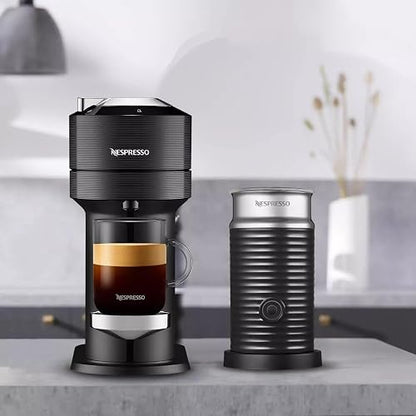 Nespresso Cafetera Vertuo Next Negro con Espumador + 12 Cápsulas | Incluye 12 Cápsulas de regalo y Espumador de leche