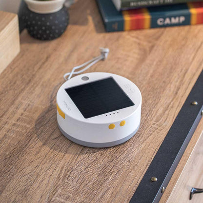 MPOWERD Luci - Cadena de luces solares de color + cargador de teléfono: color 18 pies recargable a través de solar o USB-A, 100 lúmenes LED y 7 colores, dura hasta 15 horas, impermeable, camping,