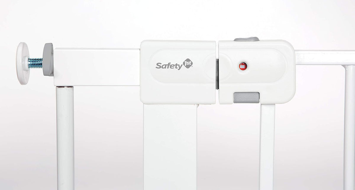 Safety 1st - Puerta para bebé con cierre automático y fijación a presión, para espacios desde 74 hasta 96 cm