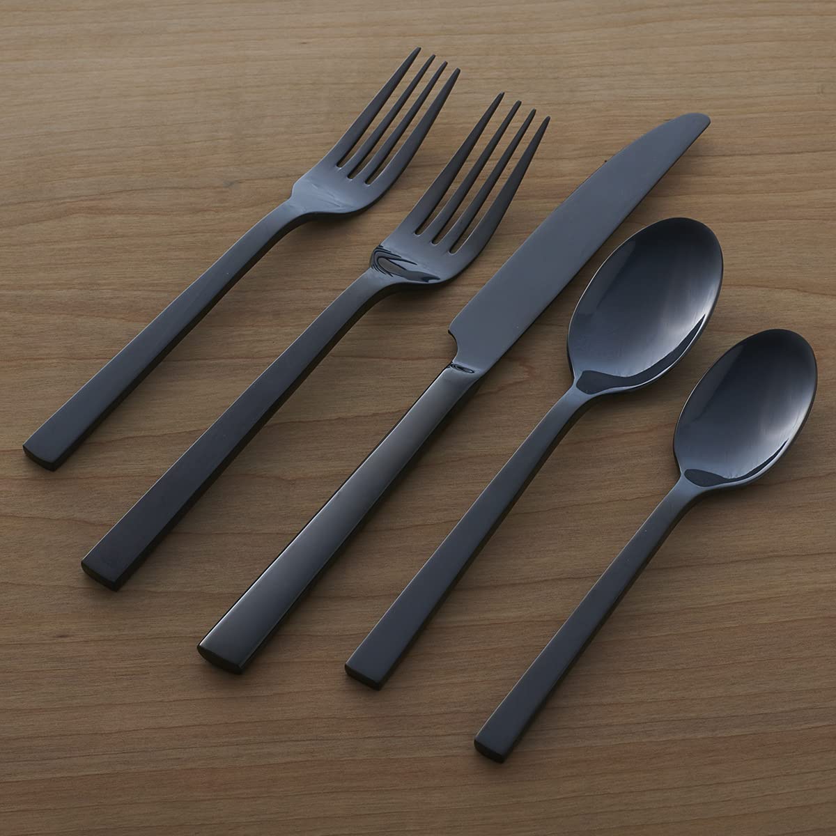 Oneida Chef's Table Black Juego de cubiertos de 20 piezas para uso diario, servicio para 4, 18/0 de acero inoxidable, juego de cubiertos