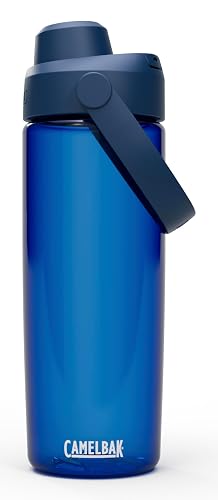 CamelBak Thrive Chug - Botella de agua de 20 onzas con Tritan Renew, tapa a prueba de fugas, Oxford