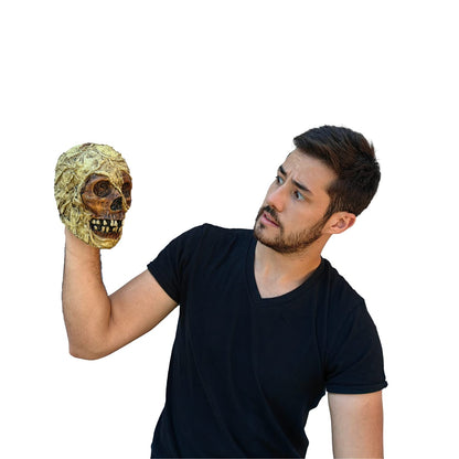 Ghoulish Productions Mummy Skull, Artículo Decorativo de Craneo Cabeza de Momia, Adorno para Decoración de Halloween de Momias Ideal para Casa de Terror y Día de Muertos