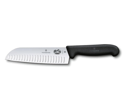 Victorinox 5.2523.17 Fibrox Pro Santoku Cuchillo para cortar de uso general, picar en dados, picar y todo lo demás entre hoja de borde estriado en negro, 6.7 pulgadas
