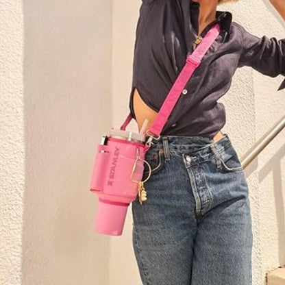 STANLEY The All Day Quencher Carry-All 1.1L | Rosa Peonía, 40 oz, poliéster reciclado, correa ajustable
