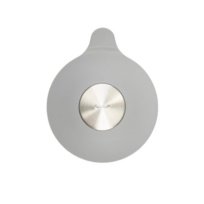 OXO Good Grips Retenedor de agua para fregadero, gris | Sellos de succión resistentes, se adapta a desagües estándar, resistente al óxido