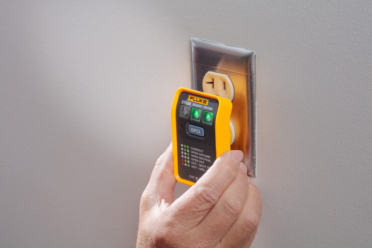 Fluke ST120 Probador de Tomacorrientes Detector de Voltaje Comprobador Prueba GFCI Detección Rápida de Errores de Cableado 6 Estados LED Alta Visibilidad