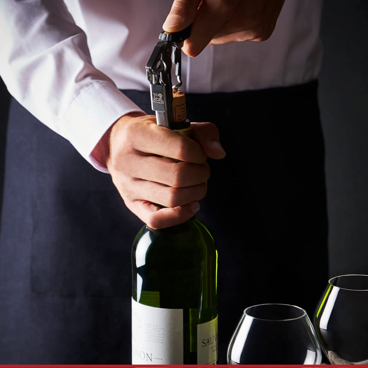 Peugeot - Sacacorchos Clavelin Sommelier - Abrebotellas manual patentado de un solo tirón con cortador de papel y removedor de tapa de botella, negro, 5.5 pulgadas