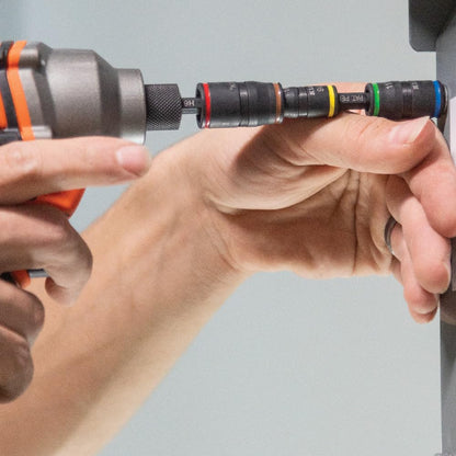 Klein Tools 80083 Kit de destornillador de impacto con juego de llaves de impacto SAE 7 en 1 y destornillador de longitud ajustable de múltiples puntas 14 en 1, 2 piezas