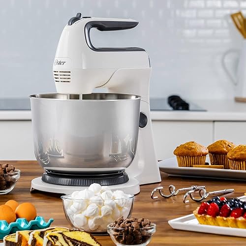 Oster Batidora de Mano y Pedestal 250 W con 6 Velocidades y Tazón de 3.7 L | Acción giratoria para mezclar 2 veces más rápido y uniforme, función Turbo, incluye ganchos amasadores, blanco, FPSTHS3612