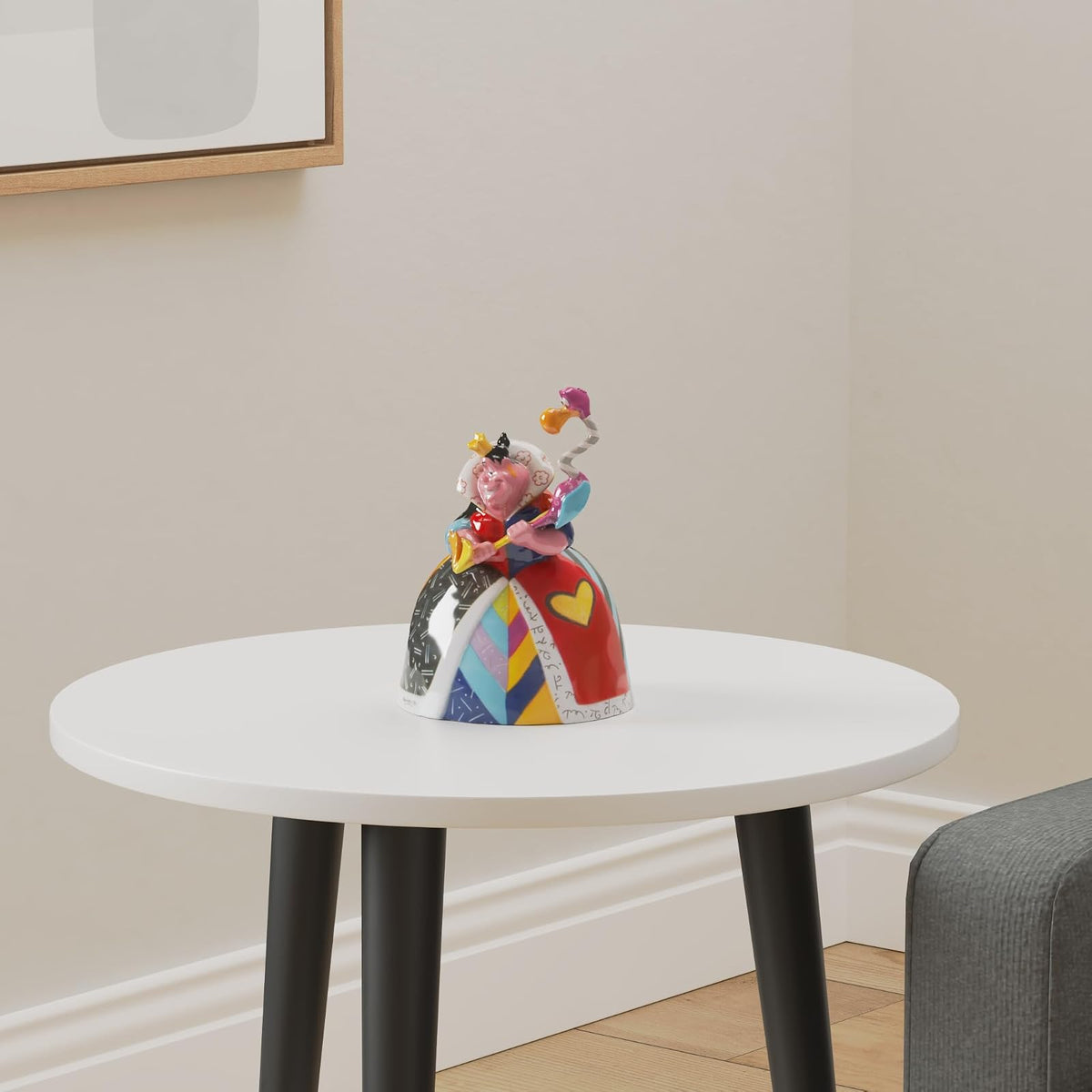 Enesco Disney by Romero Britto Alicia en el país de Las Maravillas Figura de mazo de Flamenco, 8.27 Pulgadas, Multicolor