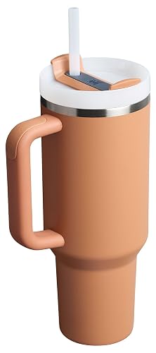 Stanley Quencher H2.0 Vaso con asa y popote, 40 onzas, tapa Flowstate de 3 posiciones, compatible para viajes, taza de acero inoxidable aislada, sin BPA, tostada