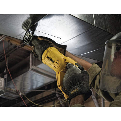DEWALT Sierra alternativa, 12 amperios, 2.900 RPM, abrazadera de hoja de 4 posiciones, gatillo de velocidad variable, con cable (DWE305), grande