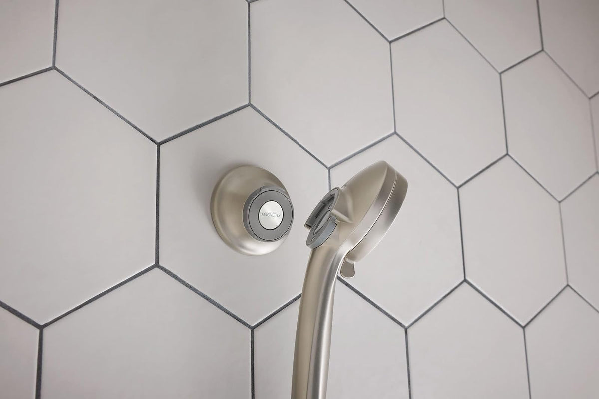 Moen 186117SRN - Base de mando a distancia para duchas de mano Magnetix con soporte de pared incluido o opciones de calcomanía permanente impermeable, resistente a los puntos de níquel cepillado