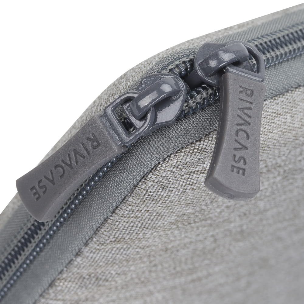 Rivacase 7705 Elegante Funda Gris para Laptop hasta 15.6". Fabricada con RPET Ecológico Reciclado, Resistente al Agua, Doble Cierre, Protección contra Golpes Accidentales Colección Suzuka