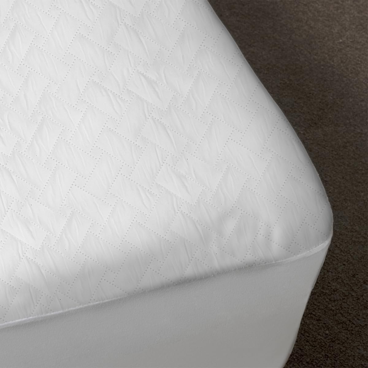 Colchones América Cubre Colchón Queen Size America Triple Protección, Protector Impermeable, Hipoalergénico, Transpirable