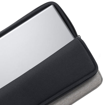 Rivacase 7703 Elegante Funda Gris p MacBook Pro 14 o Ultrabook 13.3". Fabricada con RPET Ecológico Reciclado, Resistente al Agua, Doble Cierre, Protección contra Golpes Accidentales Colección Suzuka