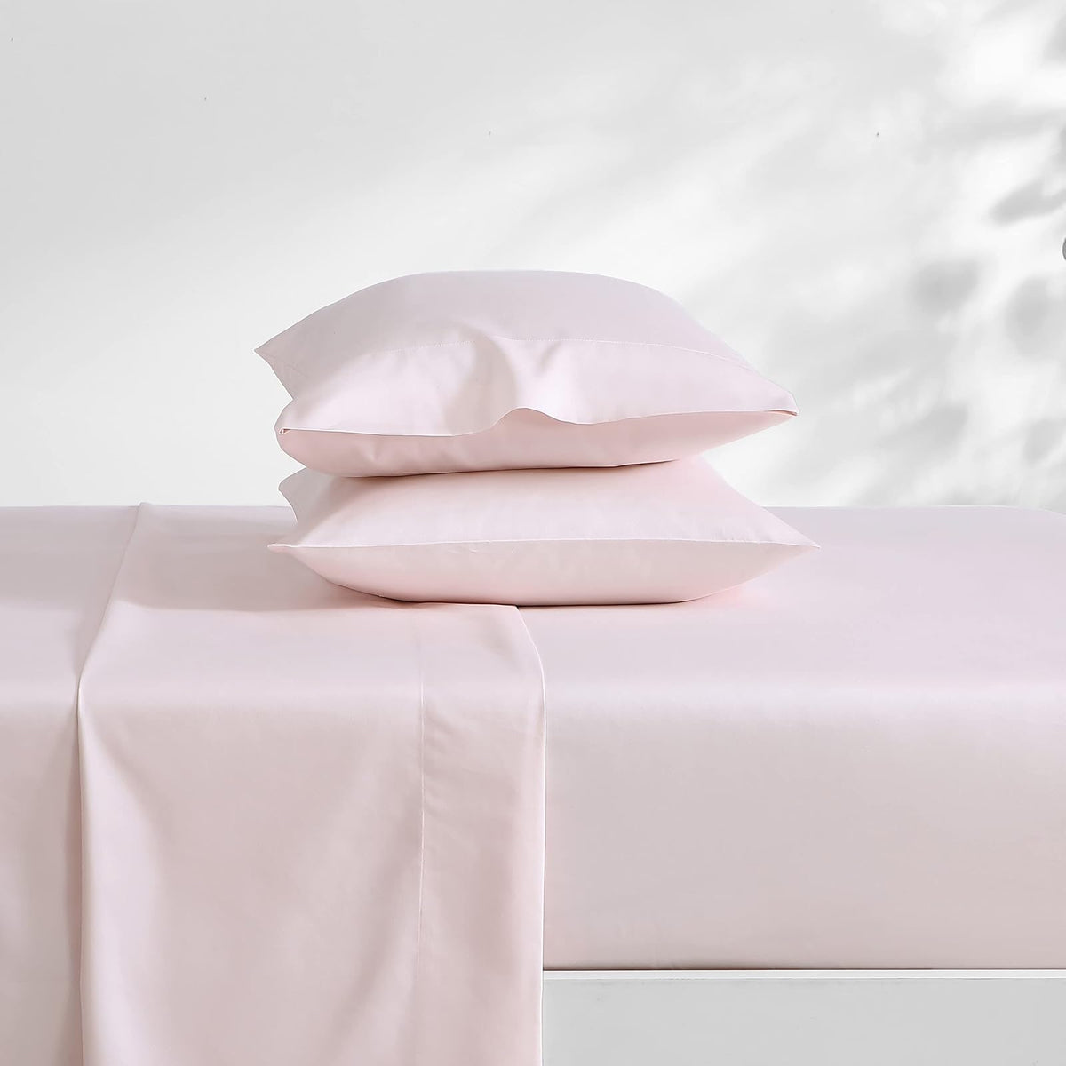Laura Ashley - Juego de sábanas Queen con Fundas de Almohada para recámara | Sábana bajera ajustable de algodón y satén totalmente elástica, ajuste seguro de bolsillo profundo, fácil cuidado