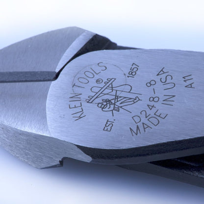 KLEIN TOOLS D248-8 |Pinzas De Corte Diagonal |Cabeza En Ángulo|Alta Palanca | Pinzas de corte con cabeza en ángulo y alta palanca, ideales para cortar alambres con más fuerza en espacios reducidos.
