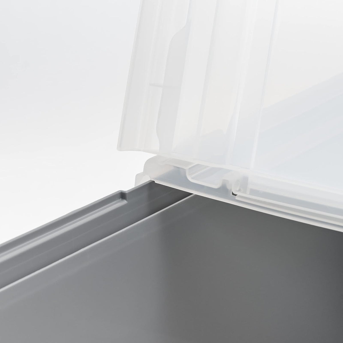 IRIS USA 42 L Caja de Archivos Plástica con Tapa de Bisagra para Archivos Carta/Legal, 4 Paquete, Bin Organizador Libre de BPA, Apilable y Anidable, Gris/Translúcido