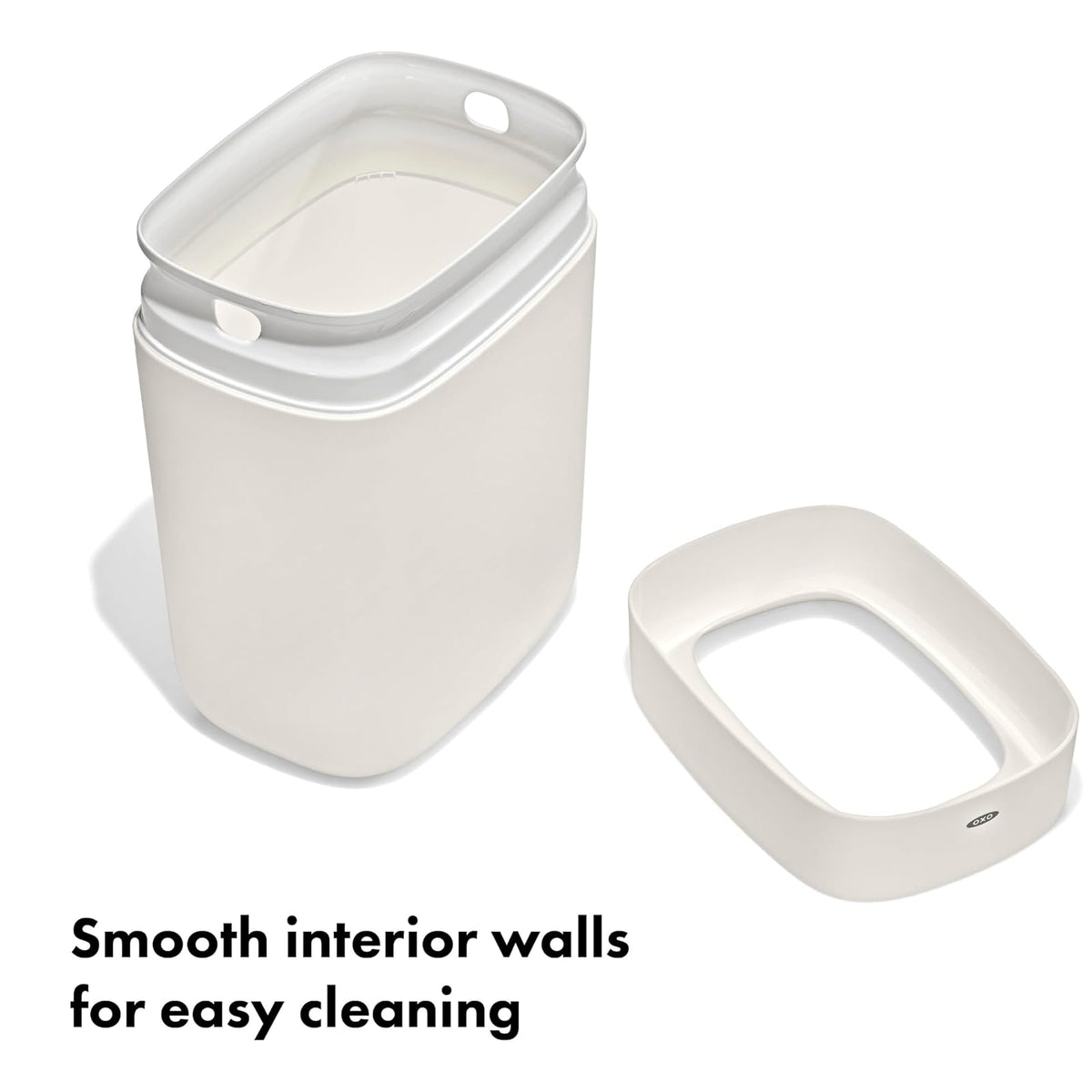 OXO Good Grips - Papelera para baño, color blanco | Cámara de basura compacta para baños, oficina, bolsas de borde ocultas, fácil de limpiar
