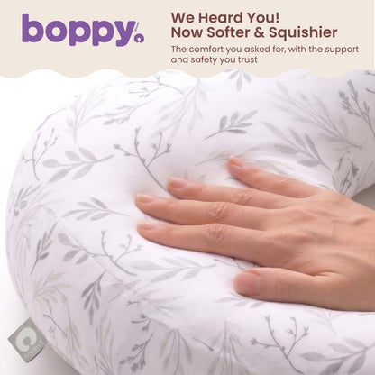 Boppy Almohada de Lactancia – Almohada ergonómica con biberón y Lactancia Materna con Alta y Firme, Gran área, cojín Repelente al Agua con Funda Lavable; Baby Safety Alliance Verified – Flores de