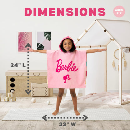 Franco Barbie - Poncho de Toalla con Capucha para niños, Playa, Piscina, baño, Campamento, 24 x 22 Pulgadas, Cubierta de algodón Absorbente, (Producto 100% Oficial de Barbie), Talla L