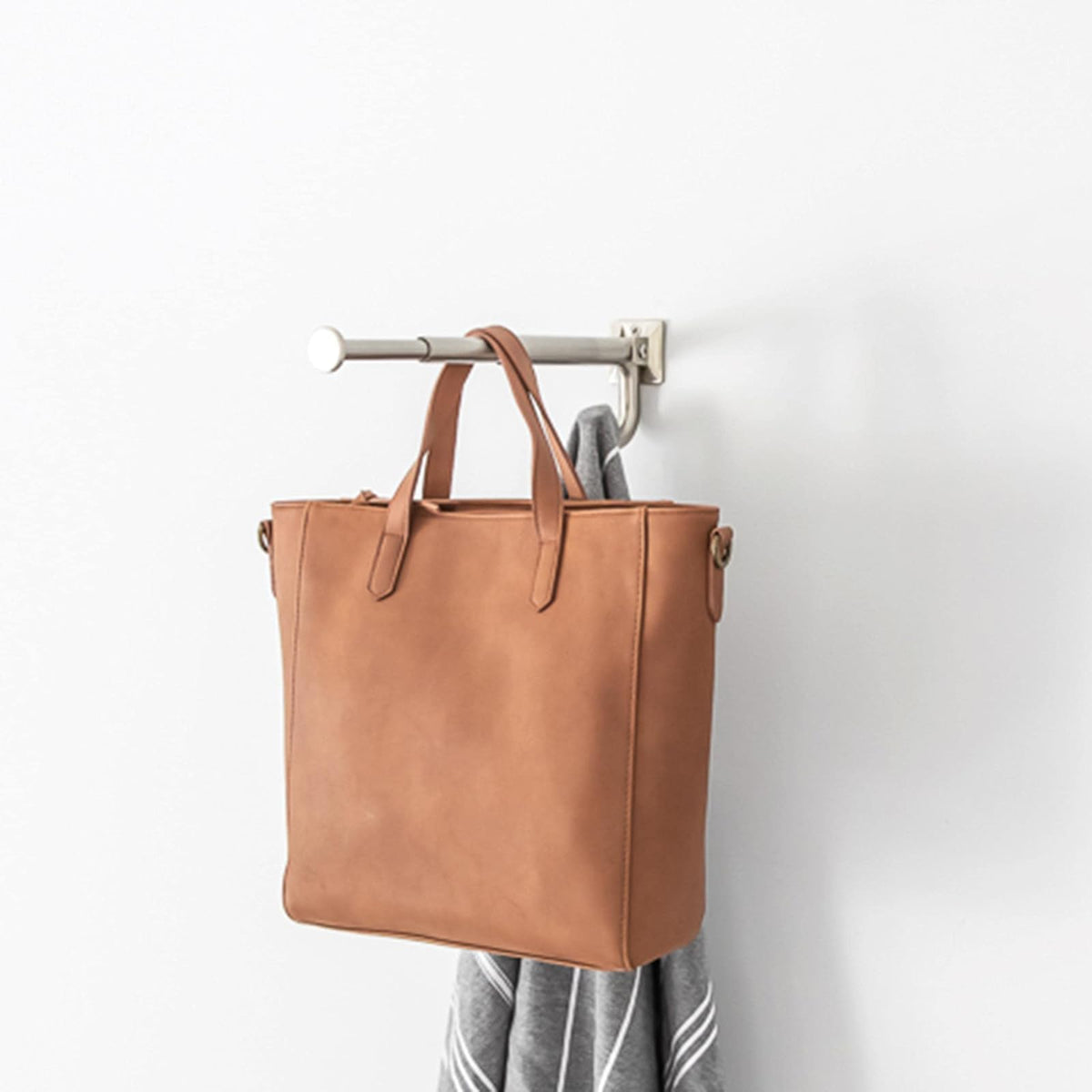 Franklin B45627M-SN-R - Ganchos cuadrados de pared individuales (1 unidad), chamarra de 1 punta/sombrero de níquel satinado, para colgar montado, colgar ropa, bolso, bolso, organización de toallas