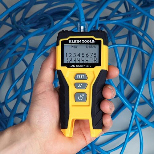 Klein Tools 80072 RJ45 Kit de probador de cables con LAN Scout Jr. 2, crimpadora coaxial, pelacables, herramienta de corte y enchufe de datos modular de paso