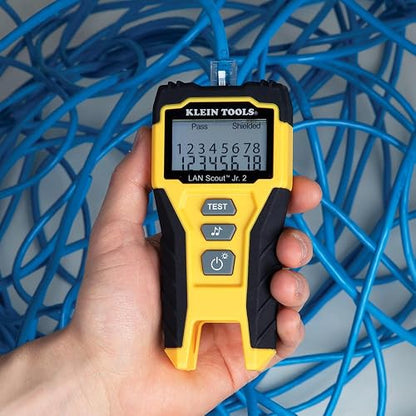 Klein Tools 80072 RJ45 Kit de probador de cables con LAN Scout Jr. 2, crimpadora coaxial, pelacables, herramienta de corte y enchufe de datos modular de paso
