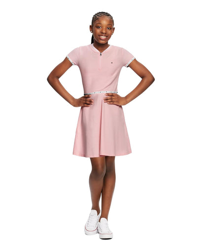 Tommy Hilfiger Short Sleeve Sporty Flag Taping Dress, Classic Style with Logo Design & Trim Vestido informalNiñas