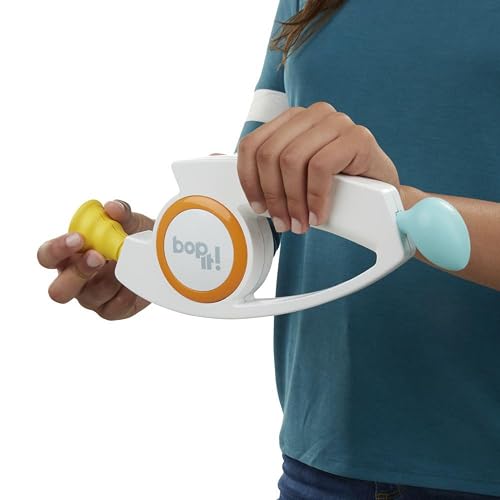 Hasbro Gaming Bop It! - Juego de Mesa electrónico de Golpear, Estirar y Girar para 1 o más Jugadores a Partir de los 8 años